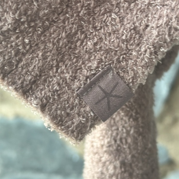 Barefoot Dreams CozyChic Lite Wide Rib Travel Wrap in Driftwood Tan One Size - Picture 7 of 10